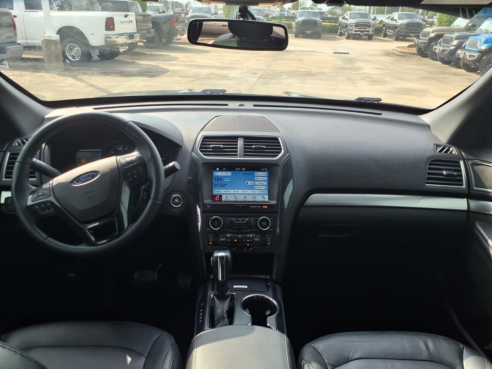 2018 Ford Explorer XLT - 11