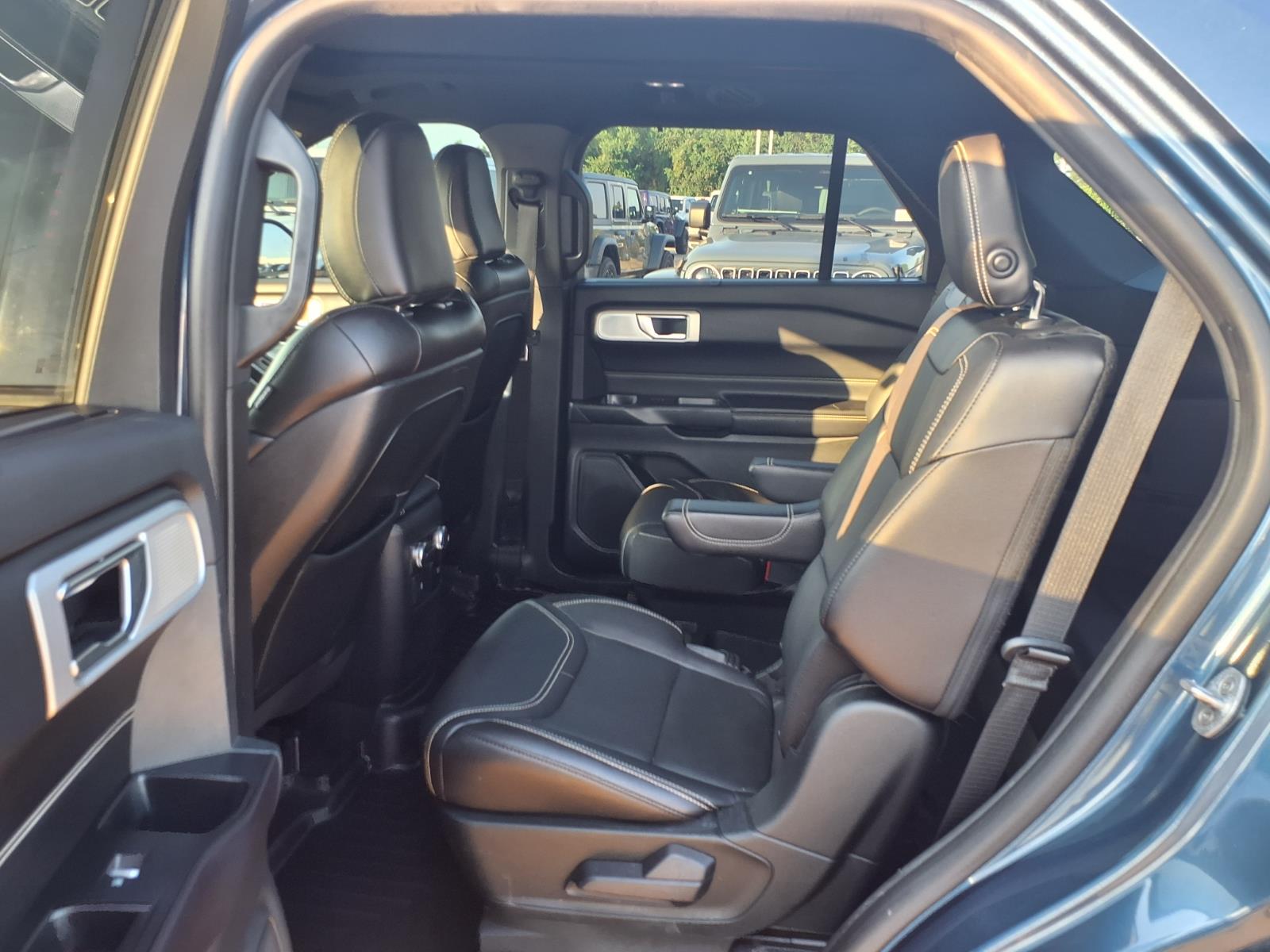 2020 Ford Explorer ST - 11