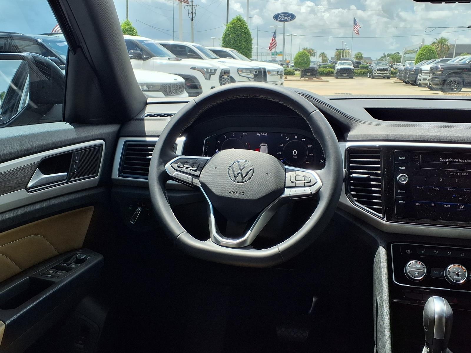 2022 Volkswagen Atlas Cross Sport 3.6L V6 SE w/Technology - 11