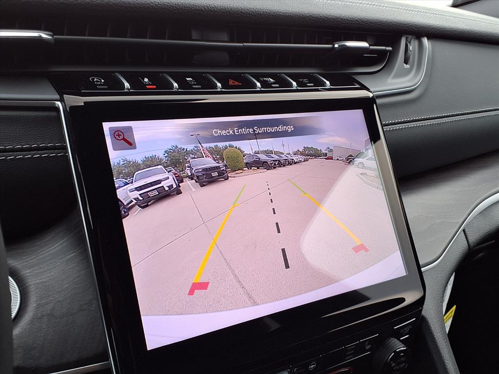 2025 Jeep Grand Cherokee Limited Bright White Clearcoat at League City CDJR