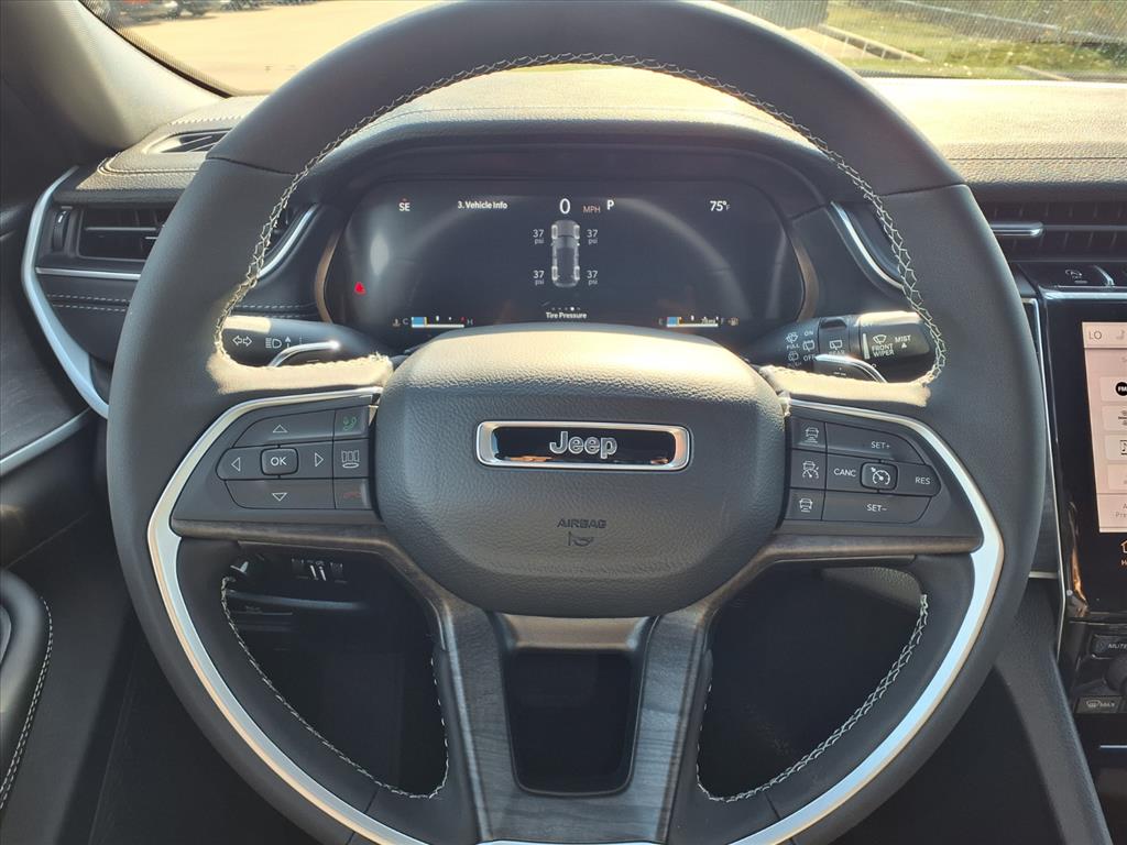 2025 Jeep Grand Cherokee Limited White at League City CDJR