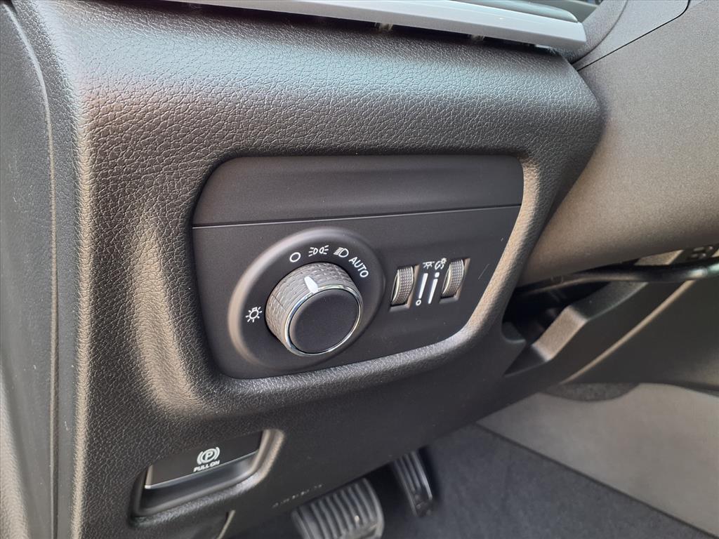 2025 Jeep Grand Cherokee L Laredo Metallic at League City CDJR