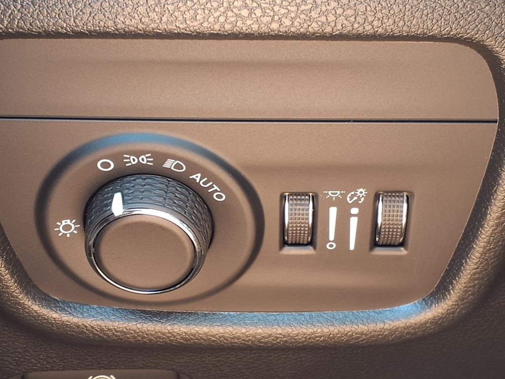 2025 Jeep Grand Cherokee L Laredo - 11