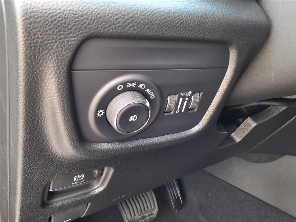 2025 Jeep Grand Cherokee L Limited Bright White Clearcoat at League City CDJR