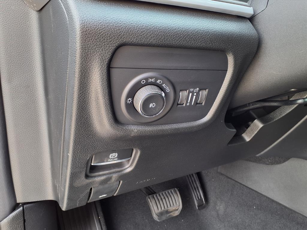2025 Jeep Grand Cherokee L Limited Bright White Clearcoat at League City CDJR