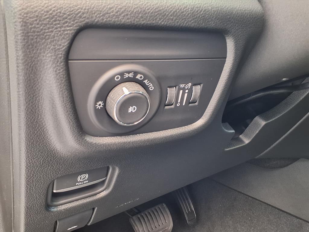 2025 Jeep Grand Cherokee L Limited Bright White Clearcoat at League City CDJR