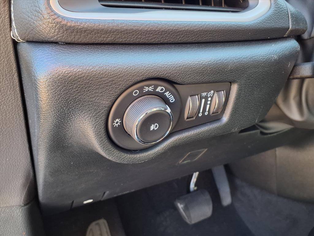 2026 Chrysler Pacifica Select Silver at League City CDJR