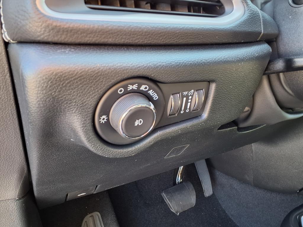 2026 Chrysler Pacifica Select Red at League City CDJR