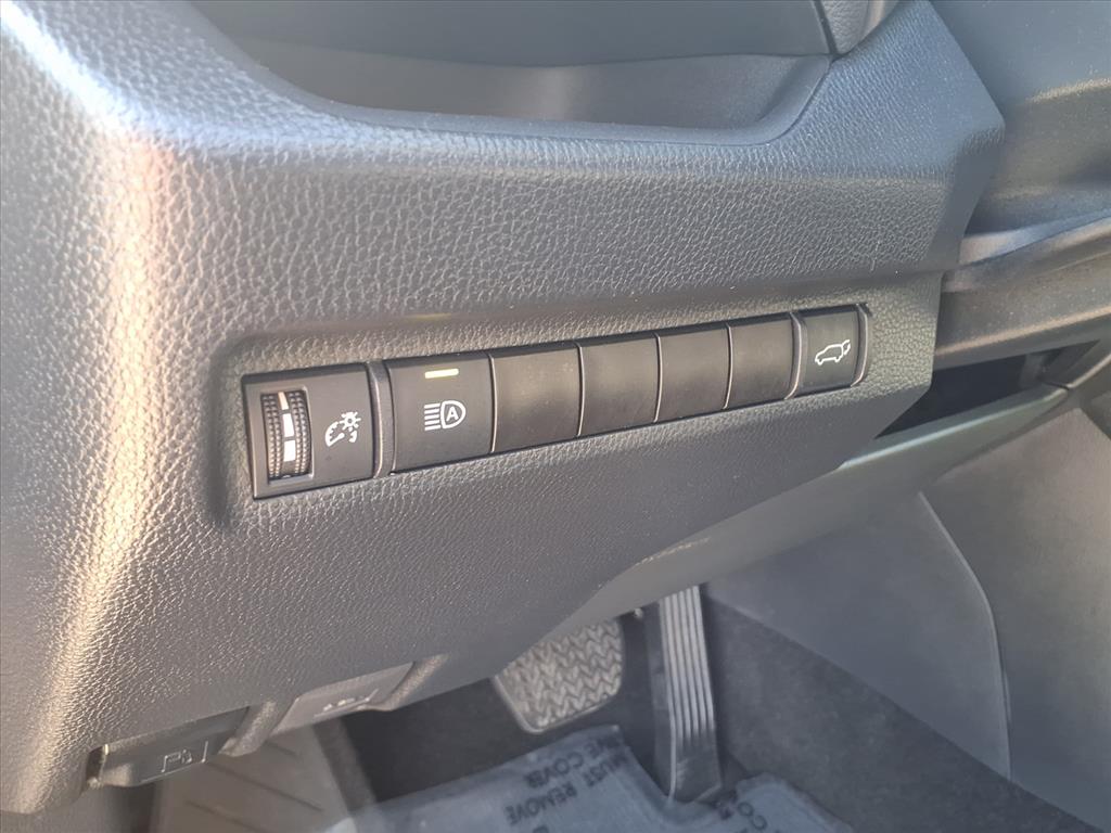 2023 Toyota RAV4 XLE - 11