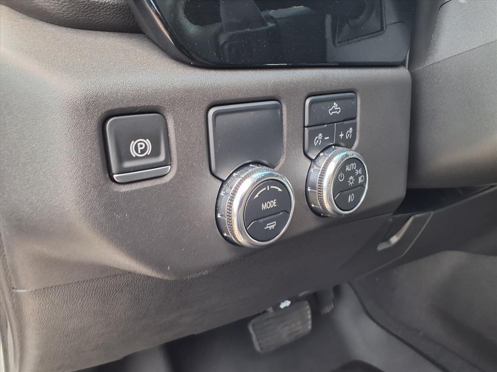 2025 GMC Sierra 1500 Elevation - 11