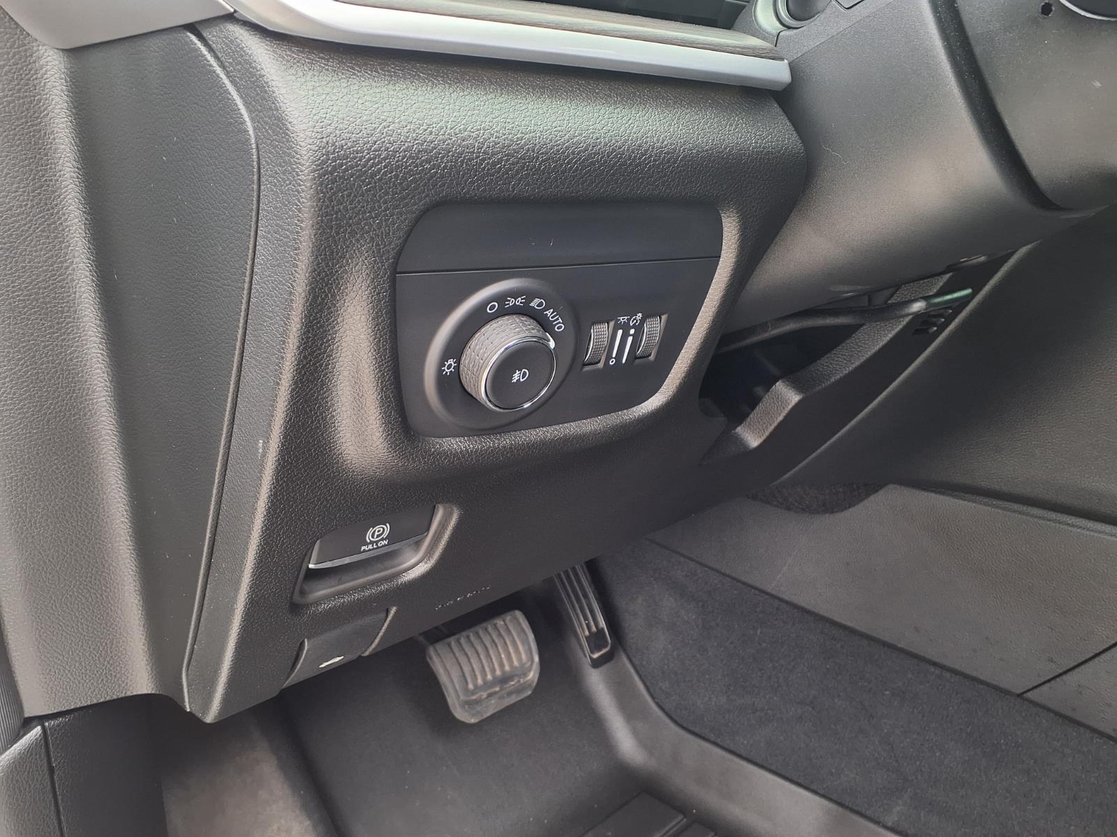 2025 Jeep Grand Cherokee L Limited Bright White Clearcoat at League City CDJR