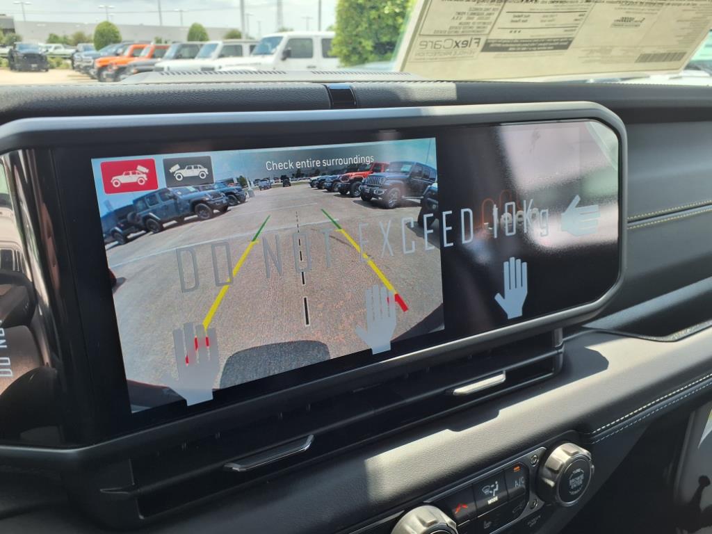 2025 Jeep Wrangler Sahara Bright White Clearcoat at League City CDJR