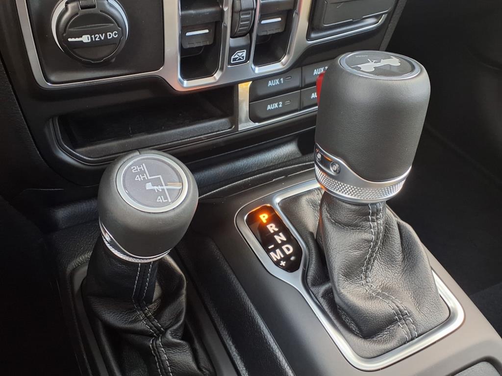 2025 Jeep Wrangler Sahara Granite Crystal Clearcoat Metallic at League City CDJR