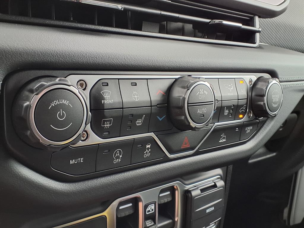 2026 Jeep Wrangler Rubicon Bright White Clearcoat at League City CDJR