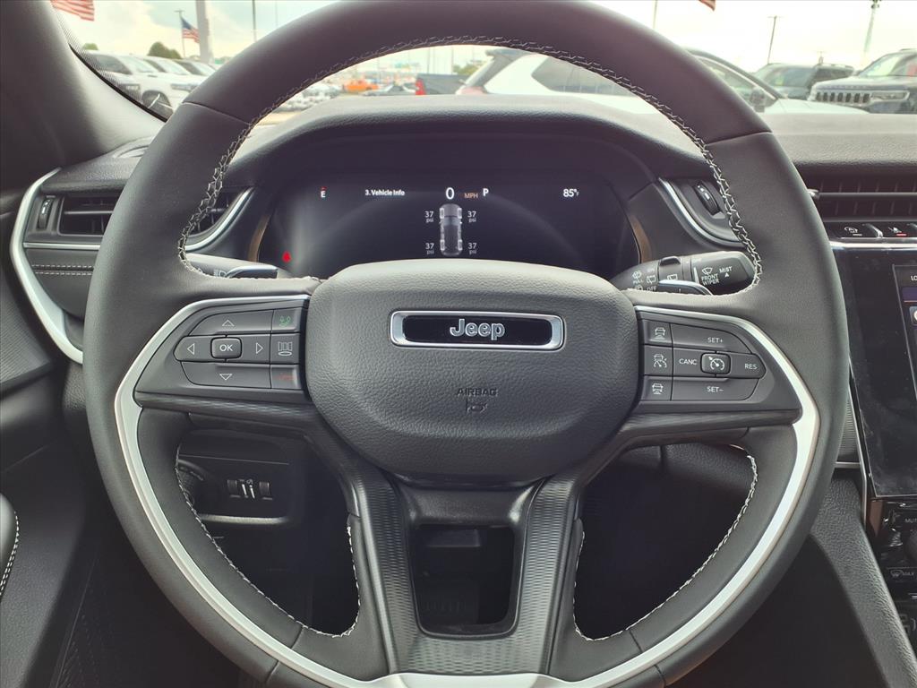 2025 Jeep Grand Cherokee Laredo Metallic at League City CDJR