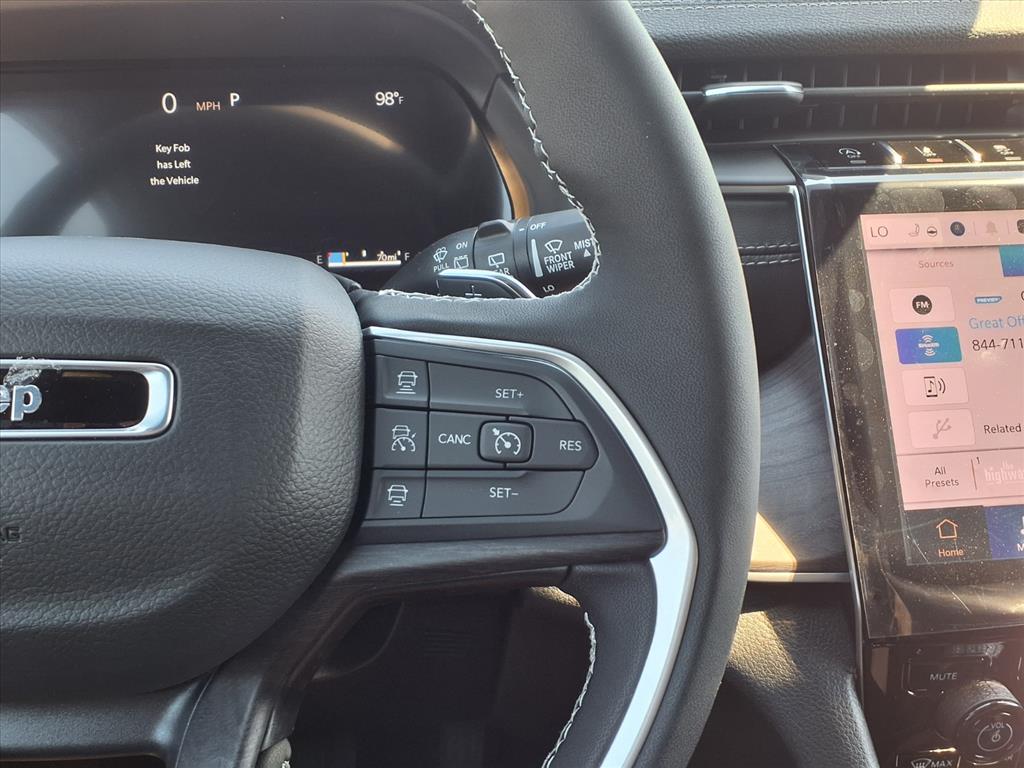 2025 Jeep Grand Cherokee Limited Metallic at League City CDJR