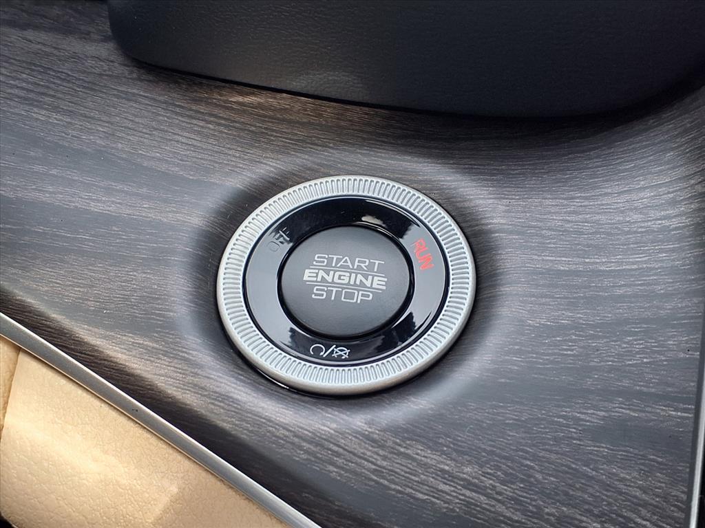 2025 Jeep Grand Cherokee Limited Metallic at League City CDJR