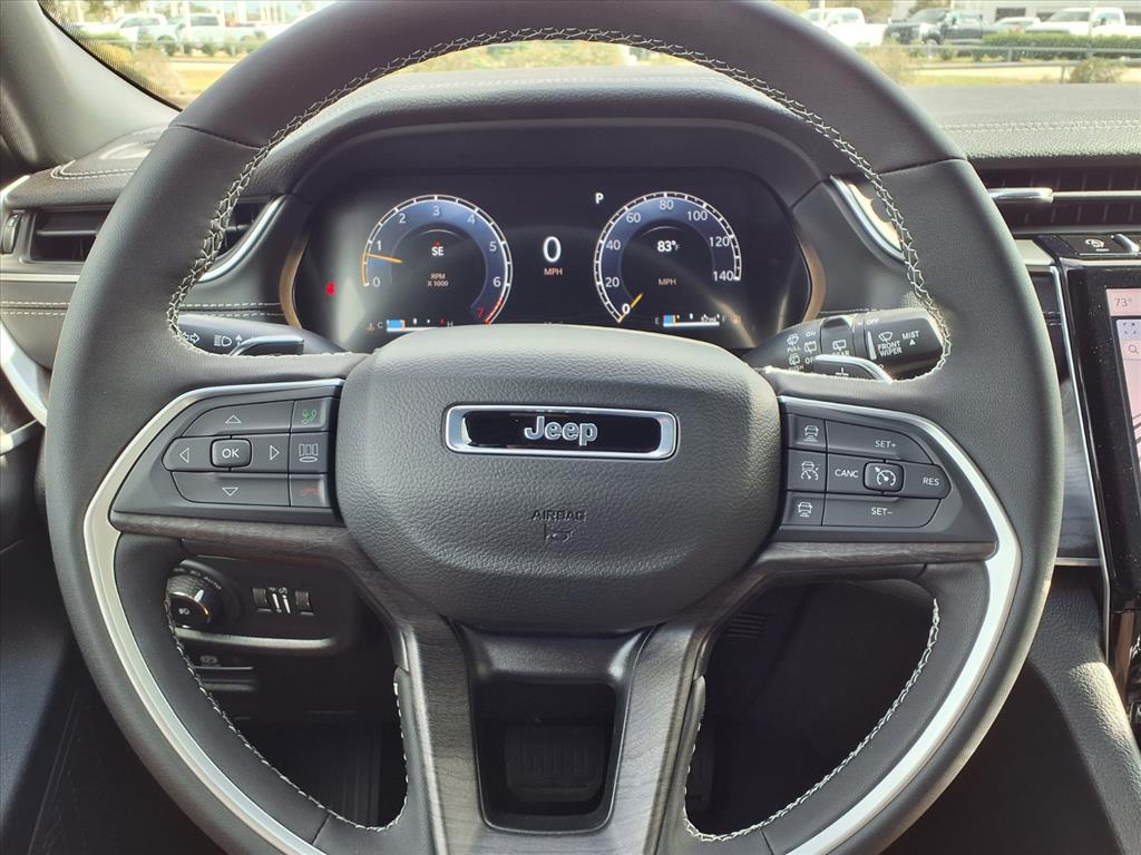 2025 Jeep Grand Cherokee L Limited Bright White Clearcoat at League City CDJR