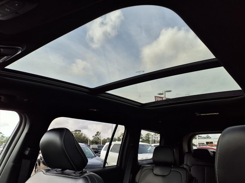 2025 Jeep Grand Cherokee L Limited Bright White Clearcoat at League City CDJR