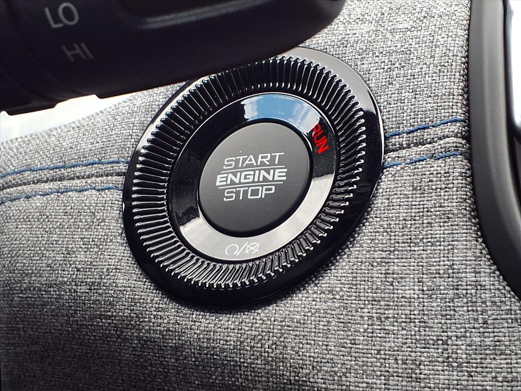 2026 Jeep Compass Latitude Bright White Clearcoat at League City CDJR