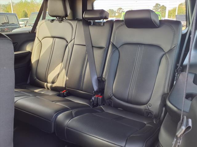 2025 Jeep Wagoneer L Base