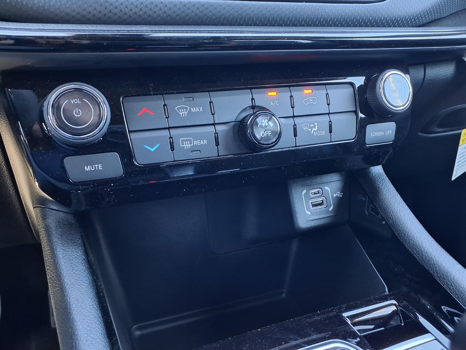 2026 Jeep Compass Latitude Silver at League City CDJR