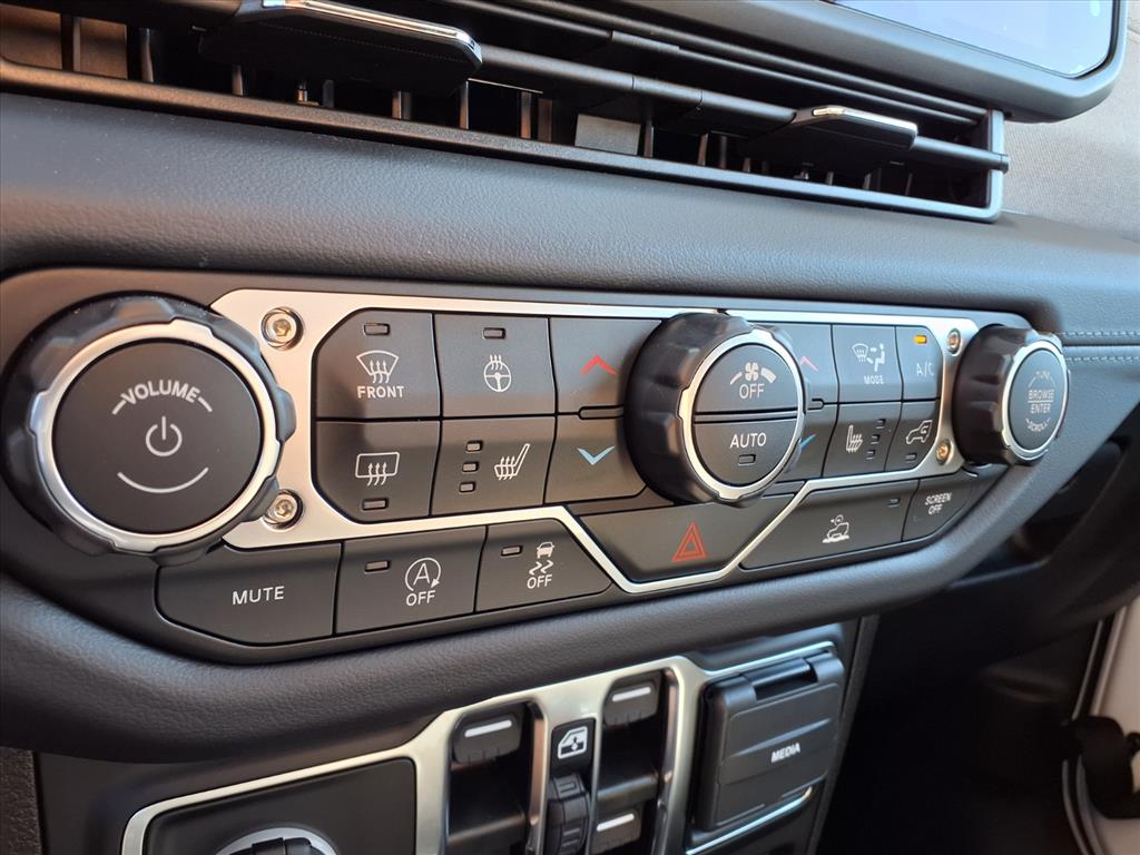 2025 Jeep Wrangler Sahara Bright White Clearcoat at League City CDJR