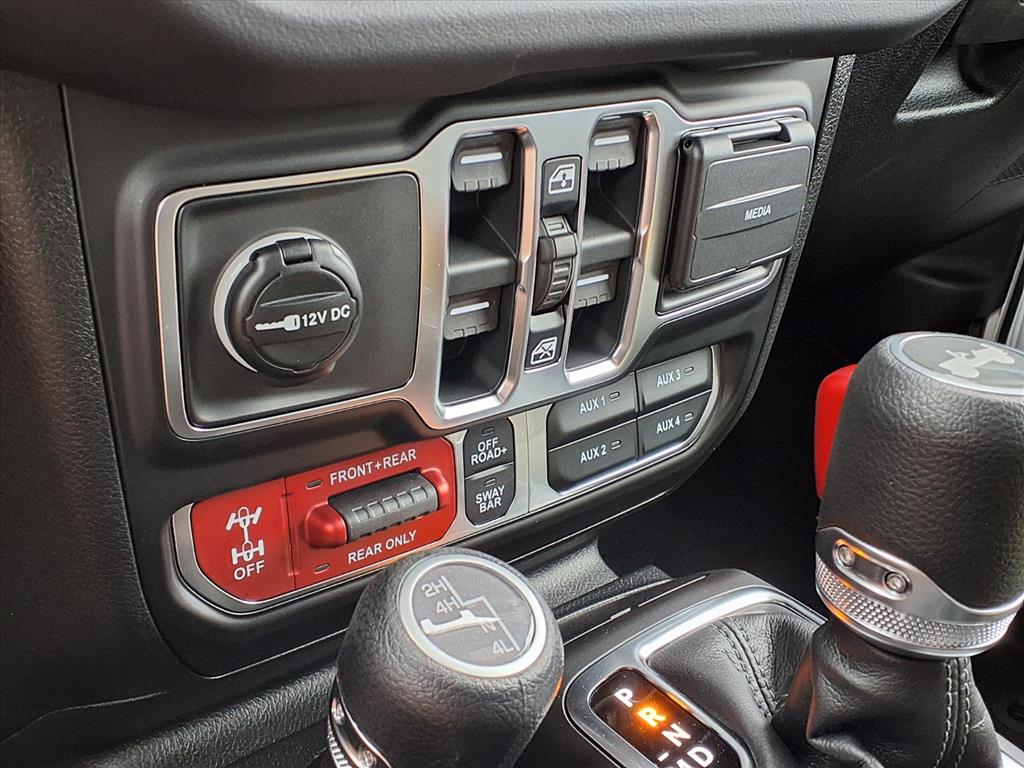 2026 Jeep Wrangler Rubicon Bright White Clearcoat at League City CDJR