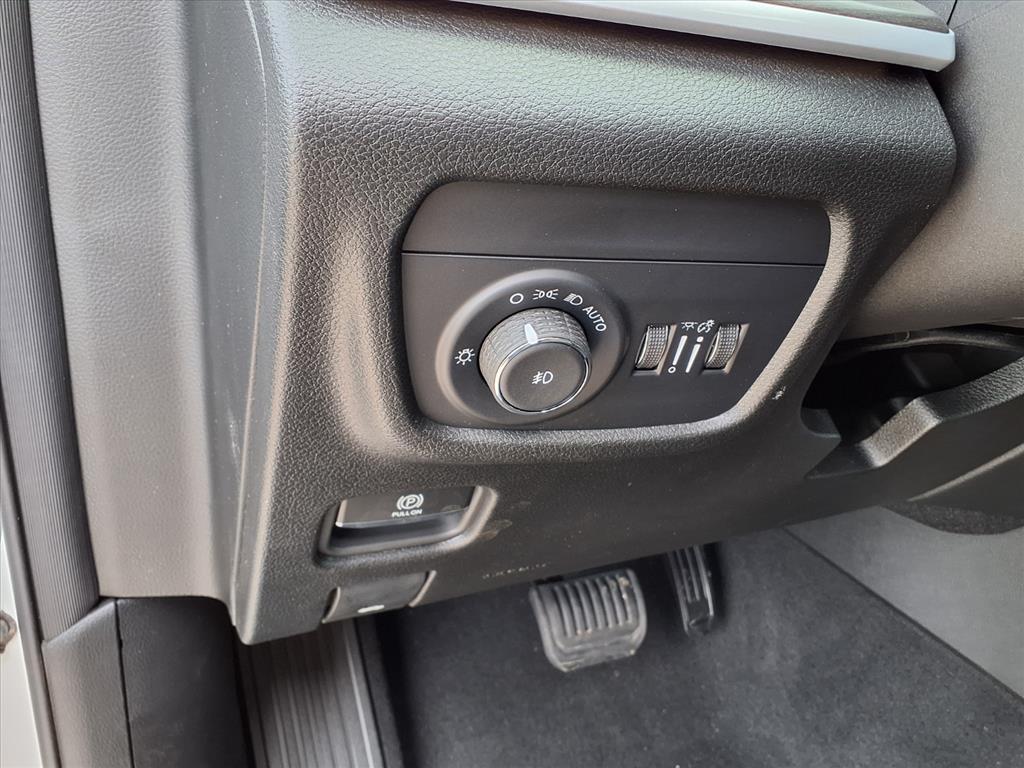 2025 Jeep Grand Cherokee Limited Bright White Clearcoat at League City CDJR