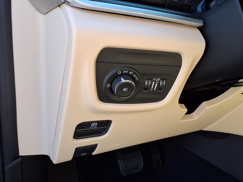 2026 Jeep Grand Cherokee Limited Diamond Black at League City CDJR