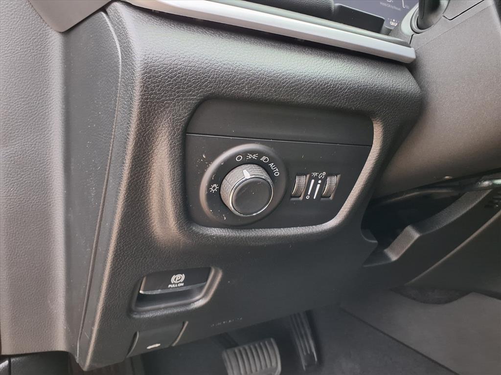 2025 Jeep Grand Cherokee L Altitude X Diamond Black Crystal Pearl Coat at League City CDJR