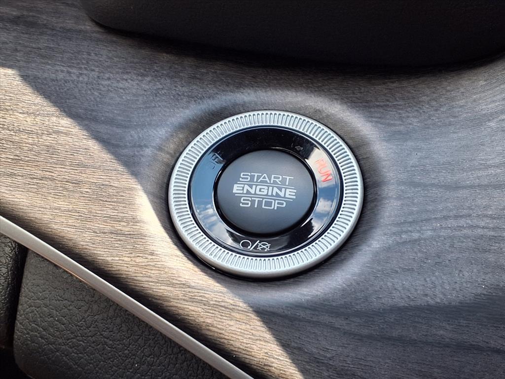 2025 Jeep Grand Cherokee L Limited Bright White Clearcoat at League City CDJR