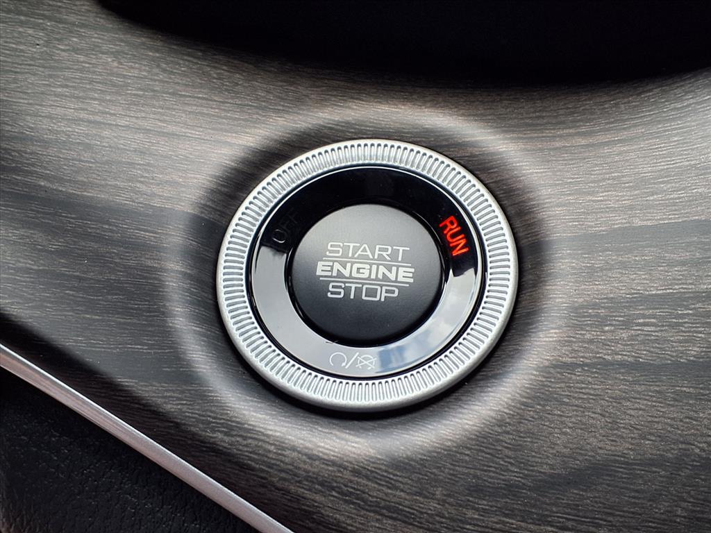 2025 Jeep Grand Cherokee L Limited Bright White Clearcoat at League City CDJR