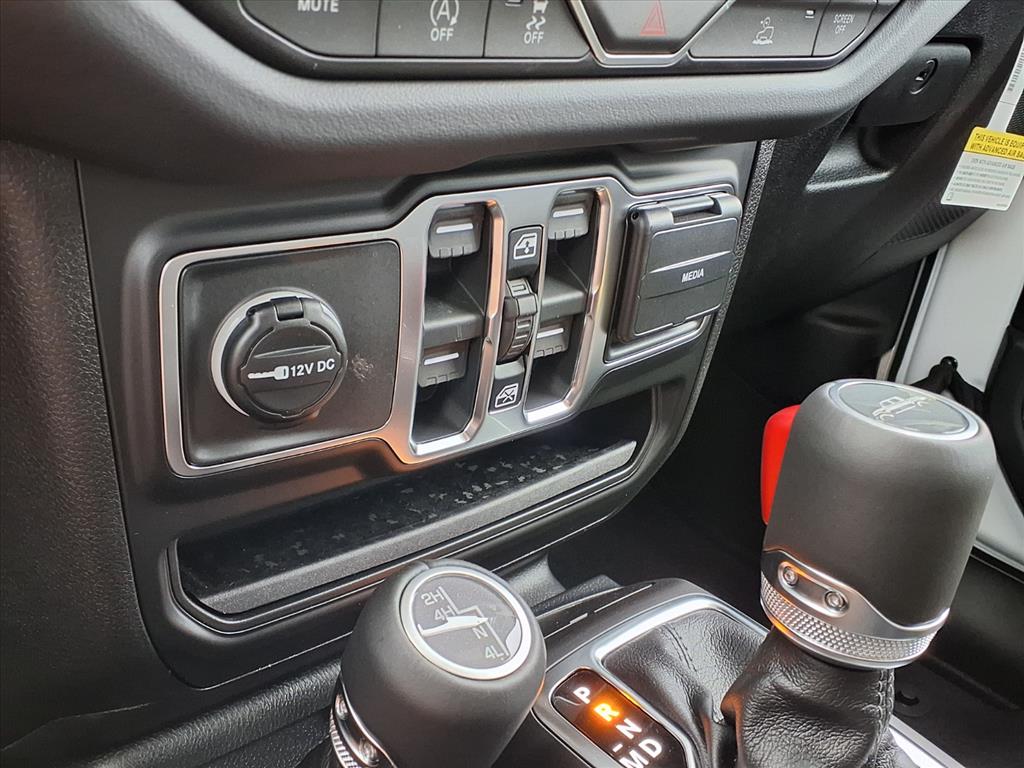 2026 Jeep Gladiator Sport Bright White Clearcoat at League City CDJR