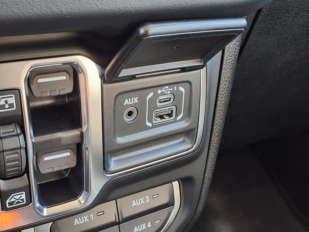 2026 Jeep Gladiator Rubicon Granite Crystal Clearcoat Metallic at League City CDJR