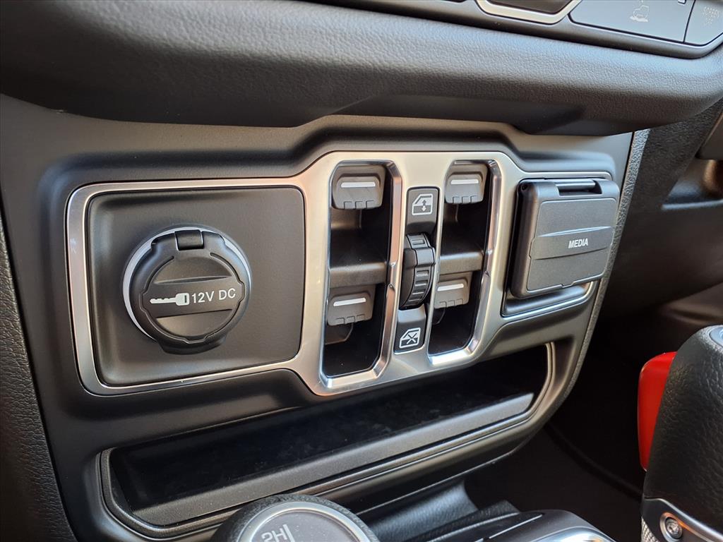 2025 Jeep Wrangler Sahara Bright White Clearcoat at League City CDJR