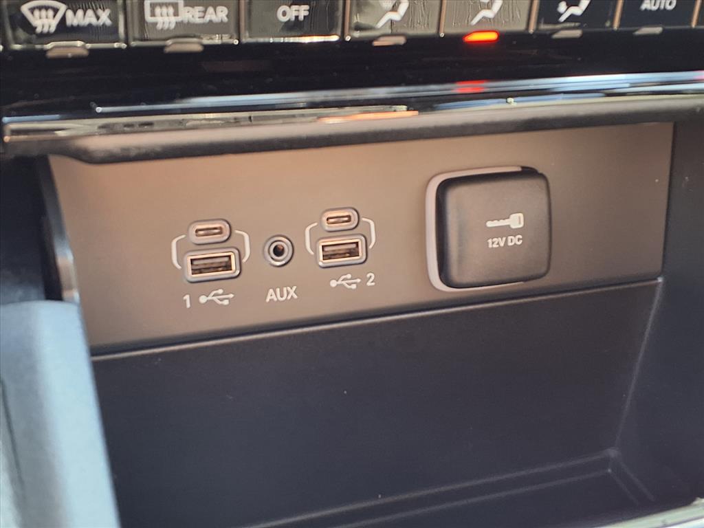 2025 Jeep Grand Cherokee Laredo White at League City CDJR