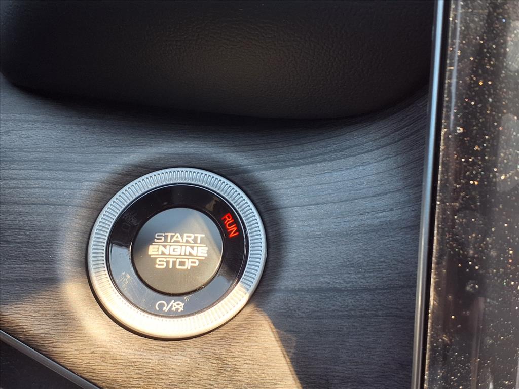 2025 Jeep Grand Cherokee Limited Metallic at League City CDJR