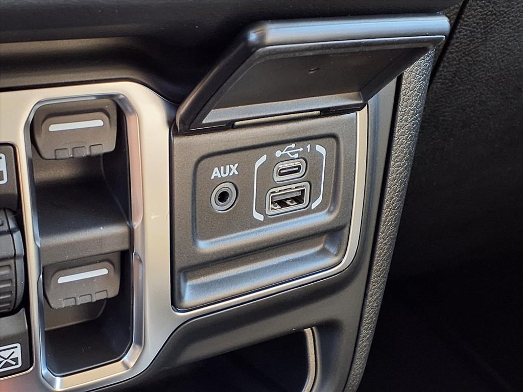 2026 Jeep Gladiator Sport Pj5 41 at League City CDJR