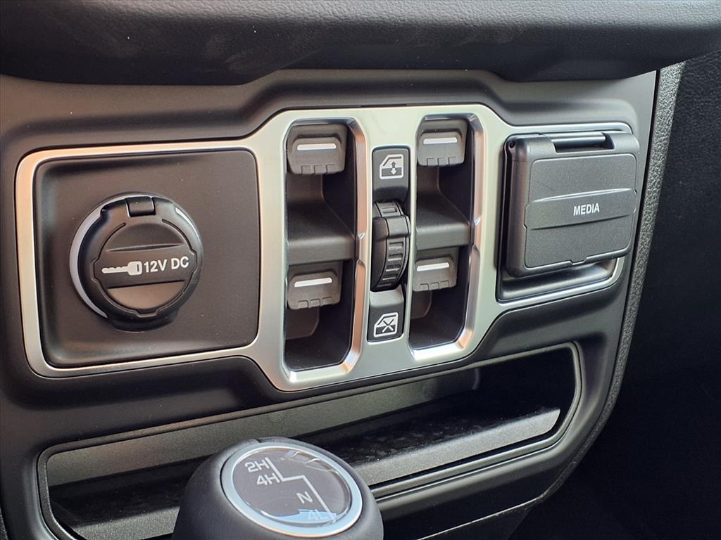 2026 Jeep Gladiator Sport Pj5 41 at League City CDJR