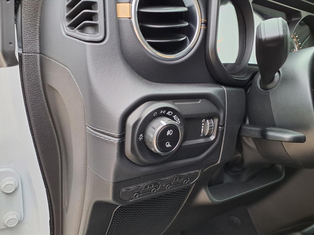 2026 Jeep Gladiator Sport Bright White Clearcoat at League City CDJR