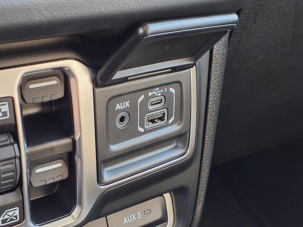 2026 Jeep Gladiator Rubicon Bright White Clearcoat at League City CDJR