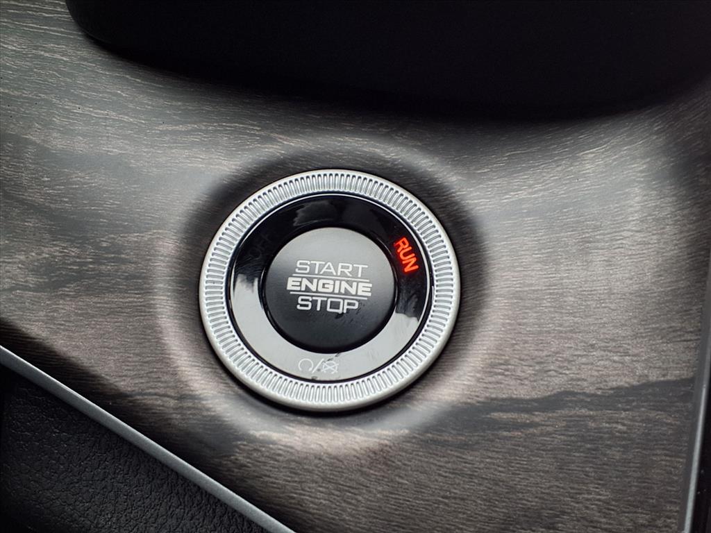 2025 Jeep Grand Cherokee Limited Silver at League City CDJR