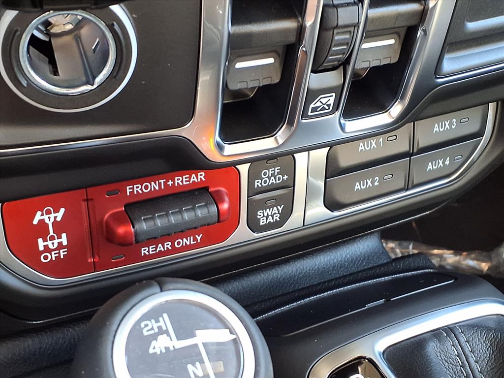 2026 Jeep Gladiator Rubicon Granite Crystal Clearcoat Metallic at League City CDJR