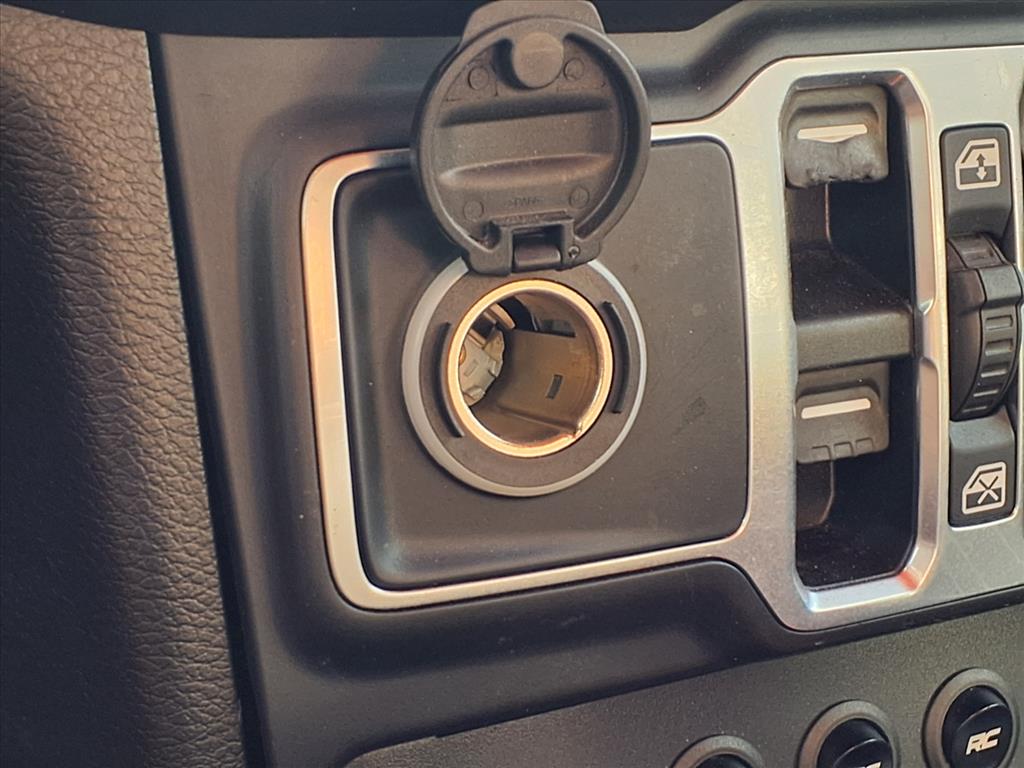 2020 Jeep Wrangler Unlimited Unlimited Sahara Billet Silver Metallic Clearcoat at League City CDJR