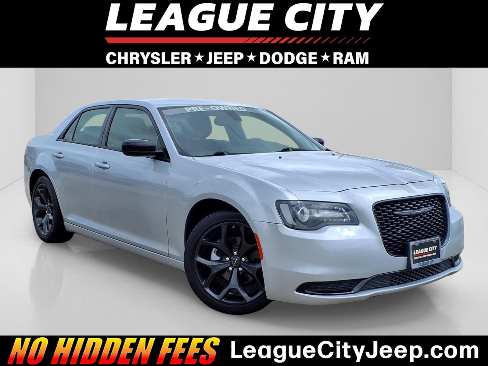 2023 Chrysler 300 Touring - 0