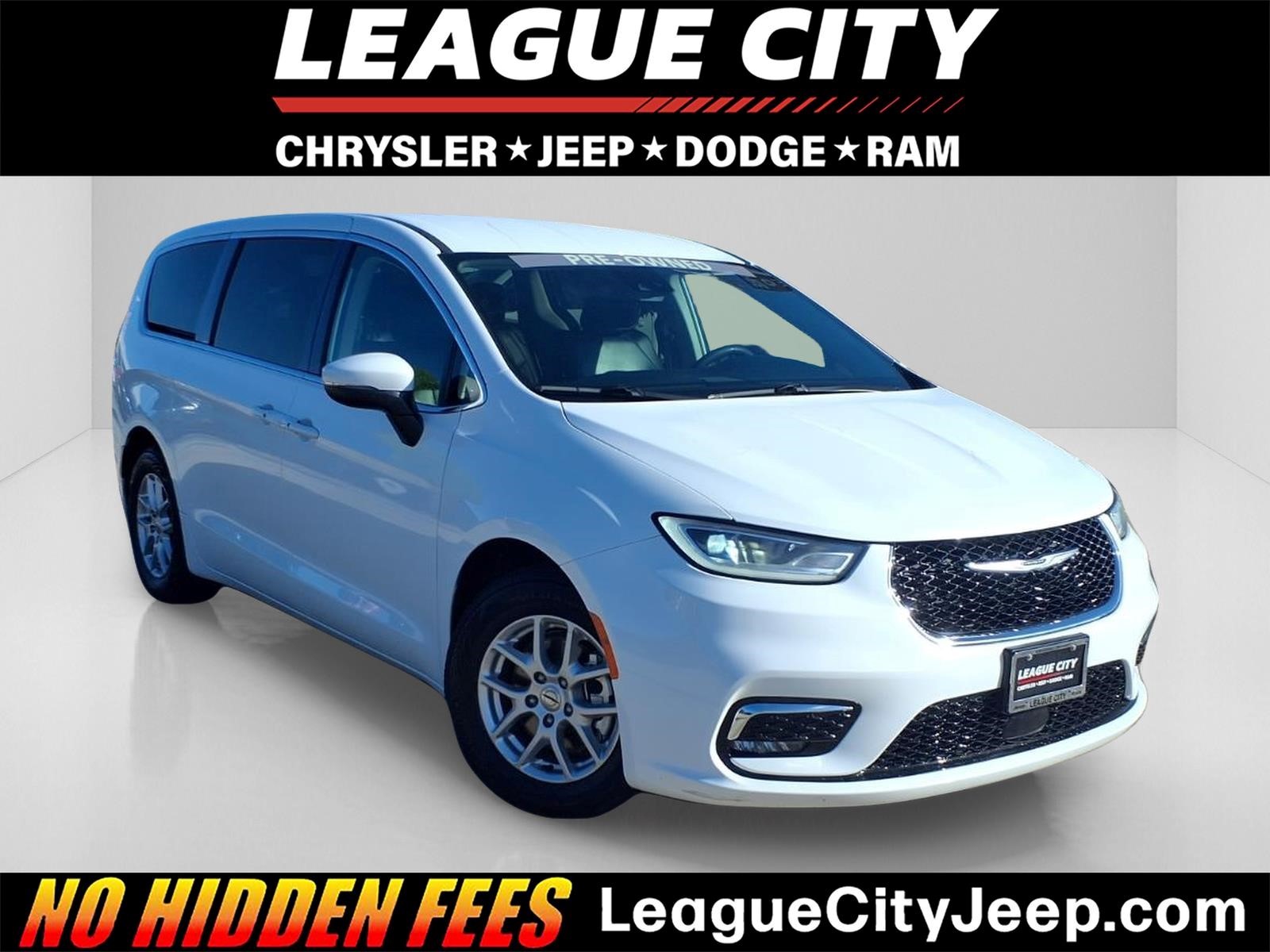 2023 Chrysler Pacifica Touring L - 0