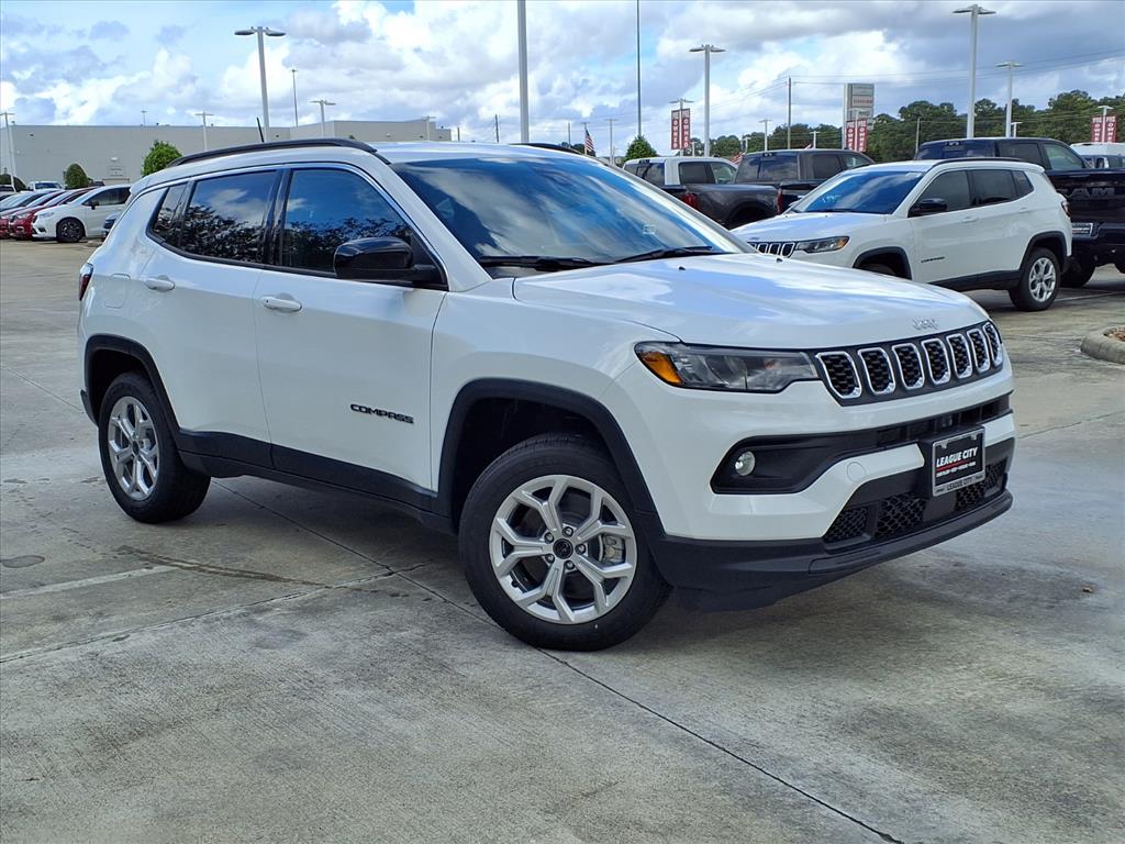 2026 Jeep Compass Latitude Bright White Clearcoat at League City CDJR