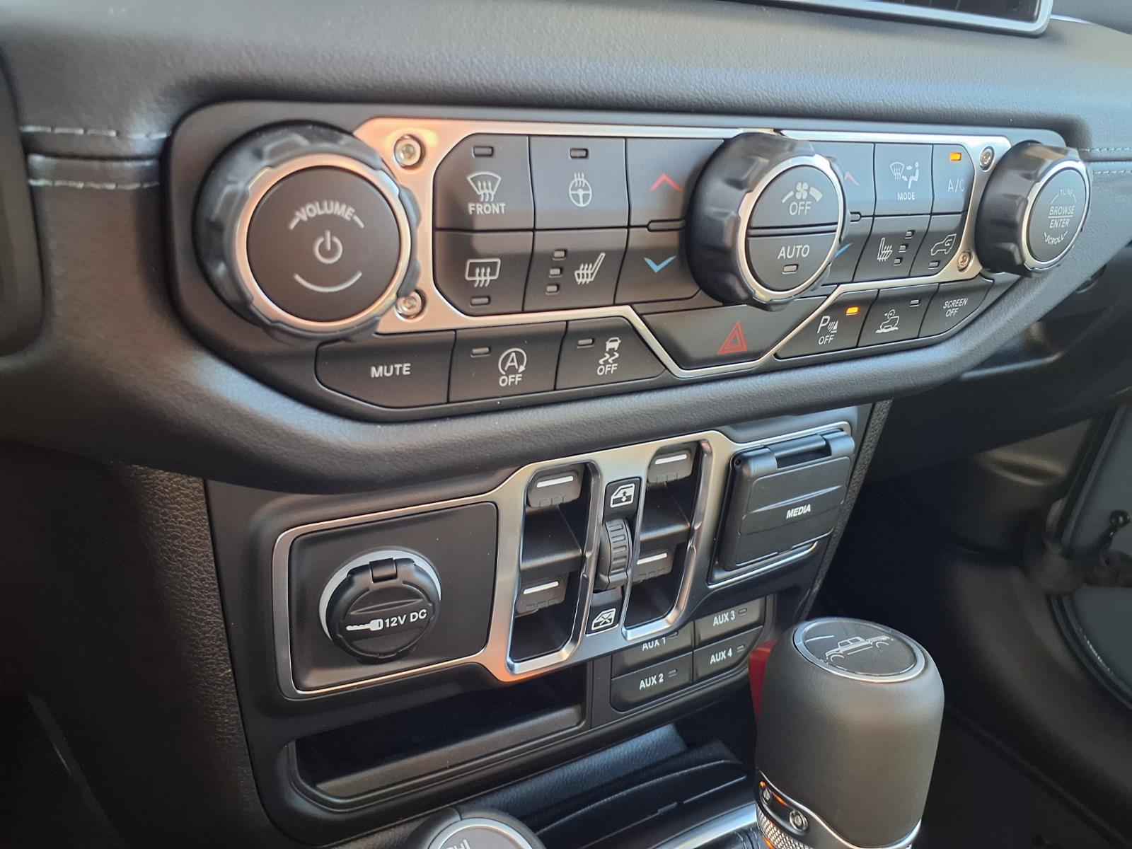 2026 Jeep Gladiator Sport Gray at League City CDJR