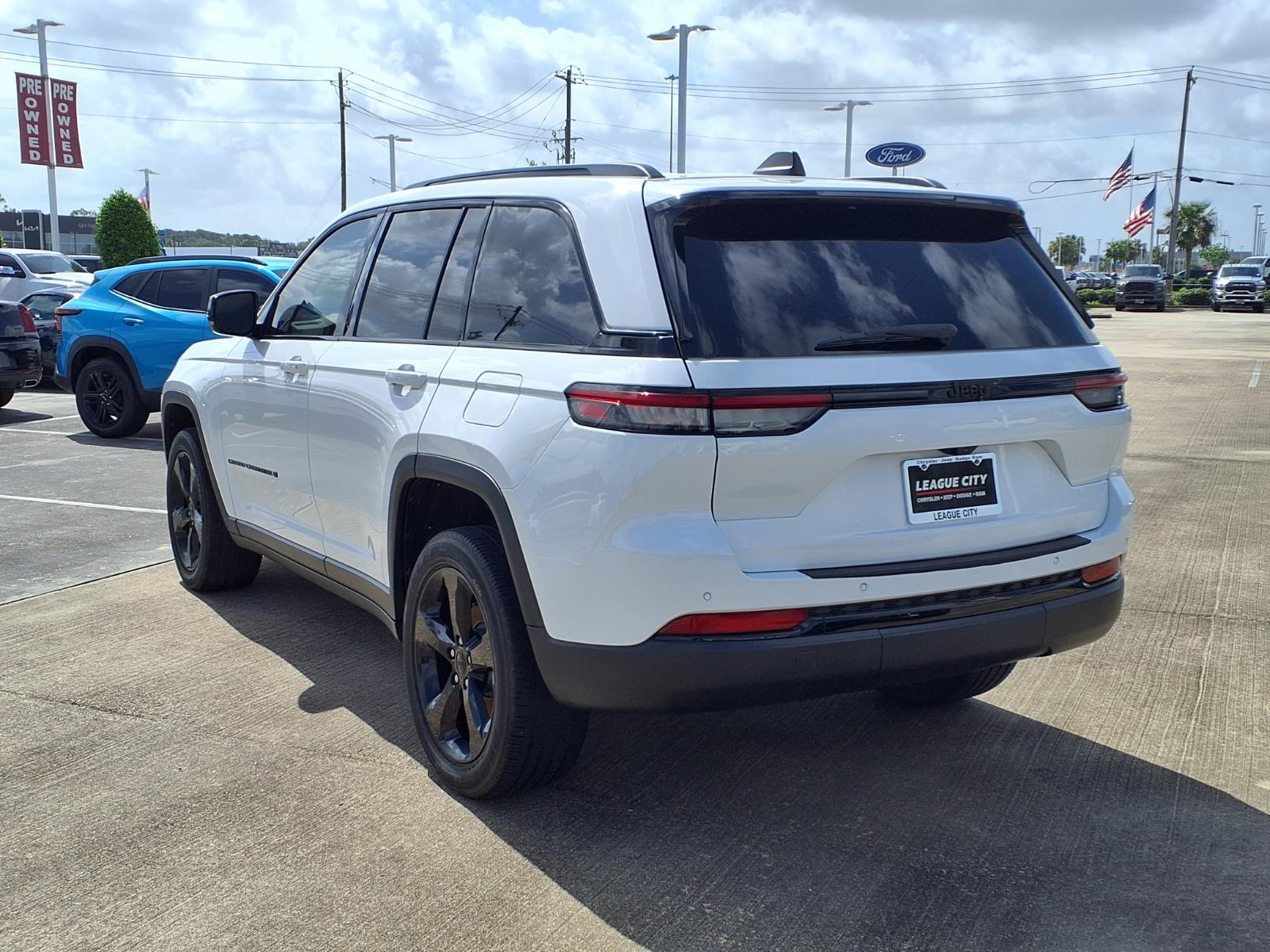 2023 Jeep Grand Cherokee Altitude - 1